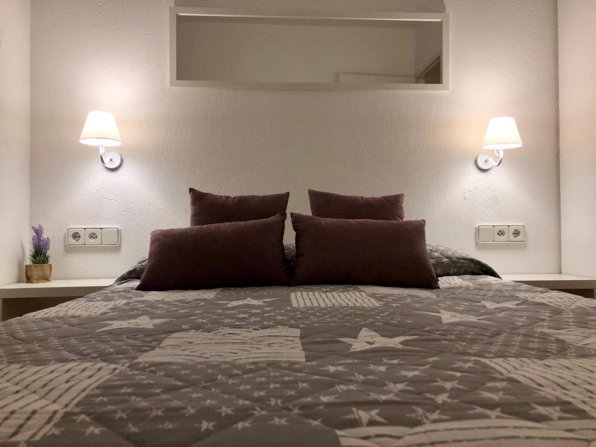 Apartaments S'Arenella Cadaqués Pokoj fotografie